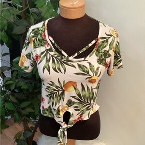 Minette tropical floral tie front crop top Woman’s 1X short sleeve